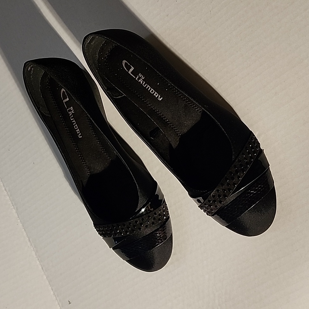 CL by Laundry black flats with patent leather details
